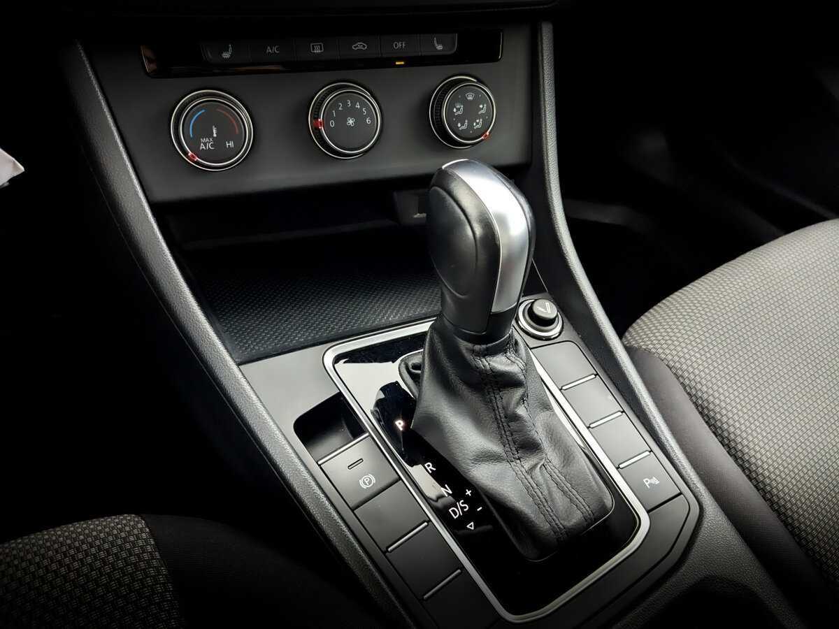 Volkswagen Jetta с пробегом — 2020 год. Фото: #20