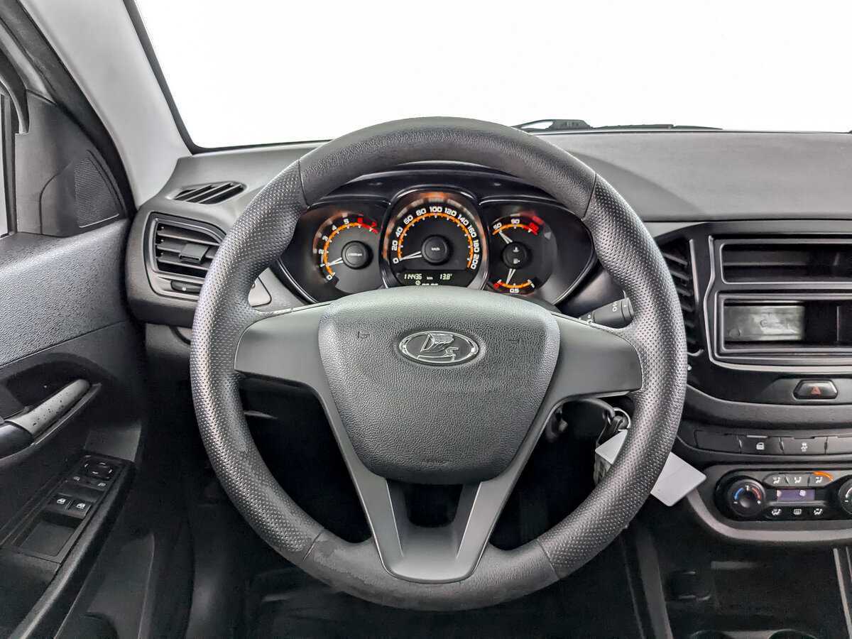 Lada (ВАЗ) Vesta с пробегом — 2019 год. Фото: #16