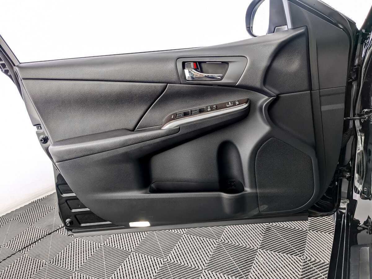 Toyota Camry с пробегом — 2016 год. Фото: #14
