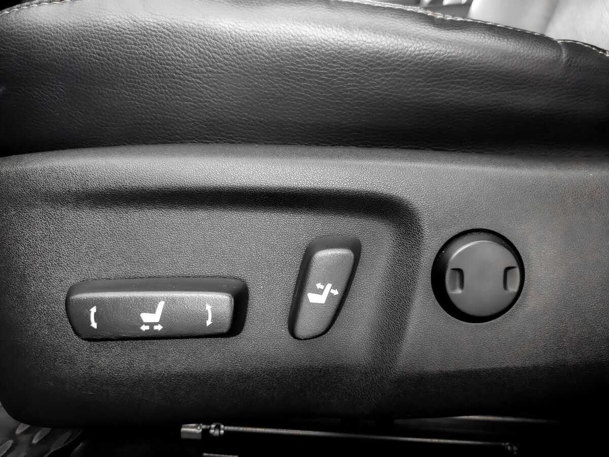 Toyota Camry с пробегом — 2016 год. Фото: #16