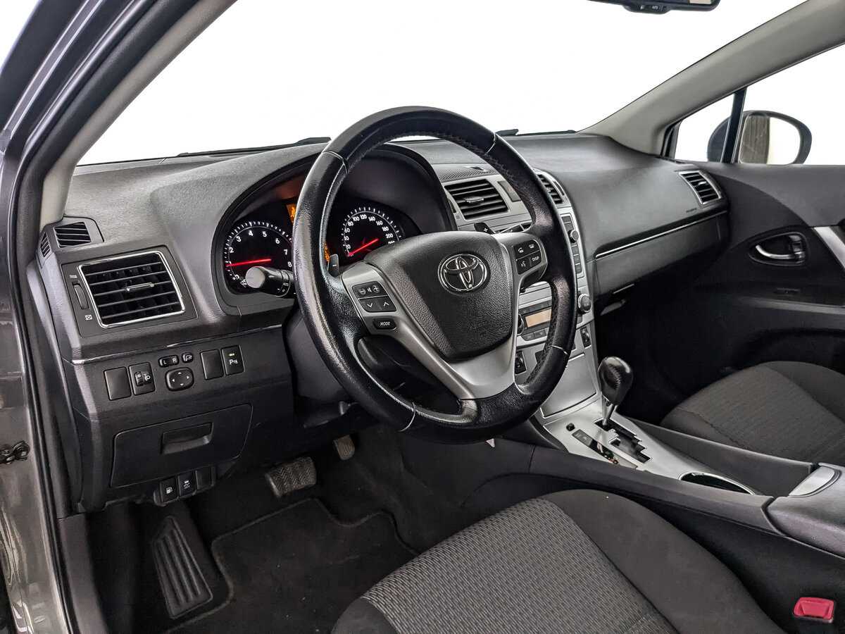 Toyota Avensis с пробегом — 2012 год. Фото: #13