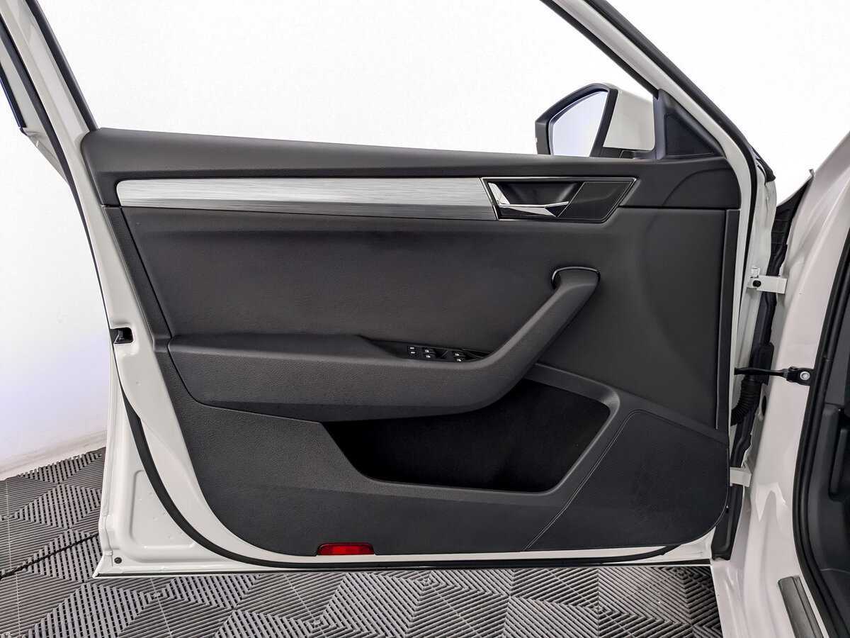 Skoda Superb с пробегом — 2021 год. Фото: #13