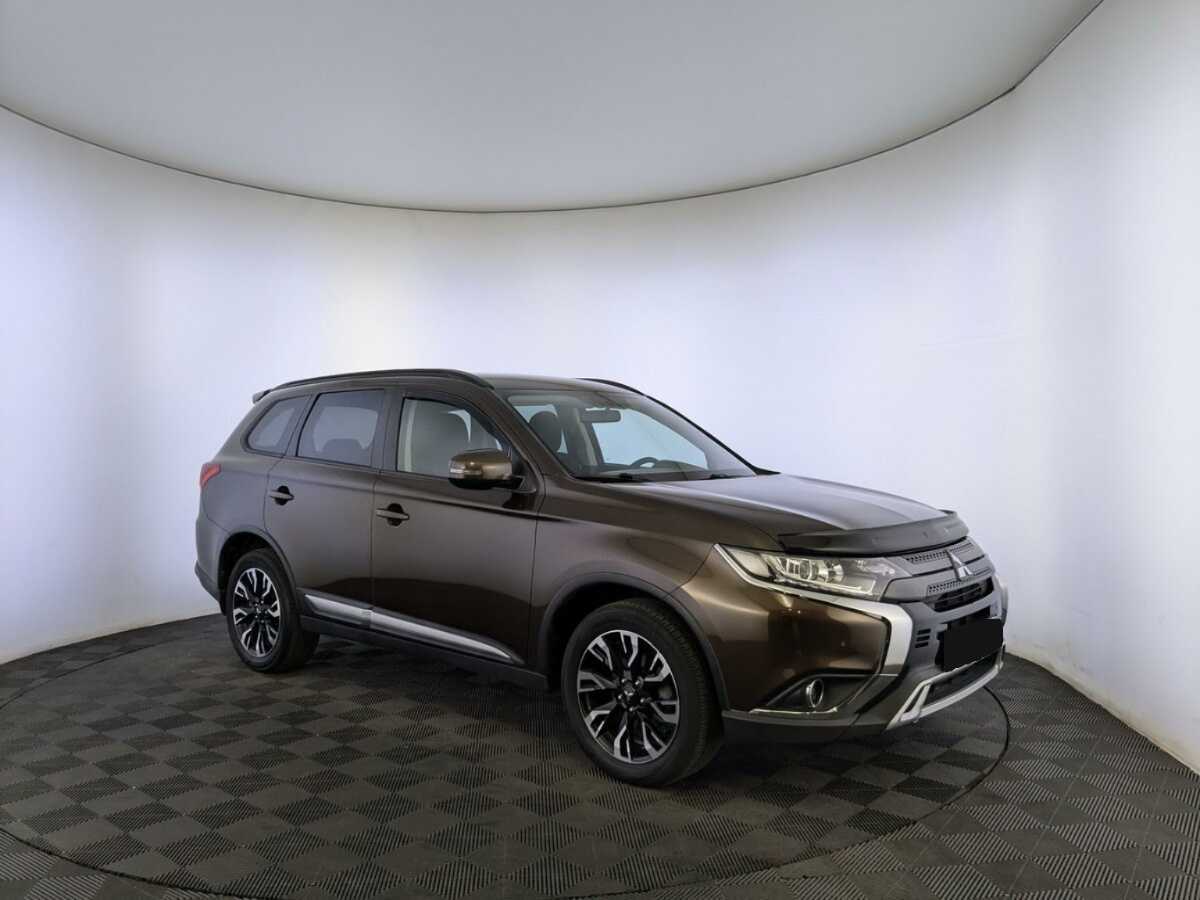 Mitsubishi Outlander с пробегом — 2022 год. Фото: #2