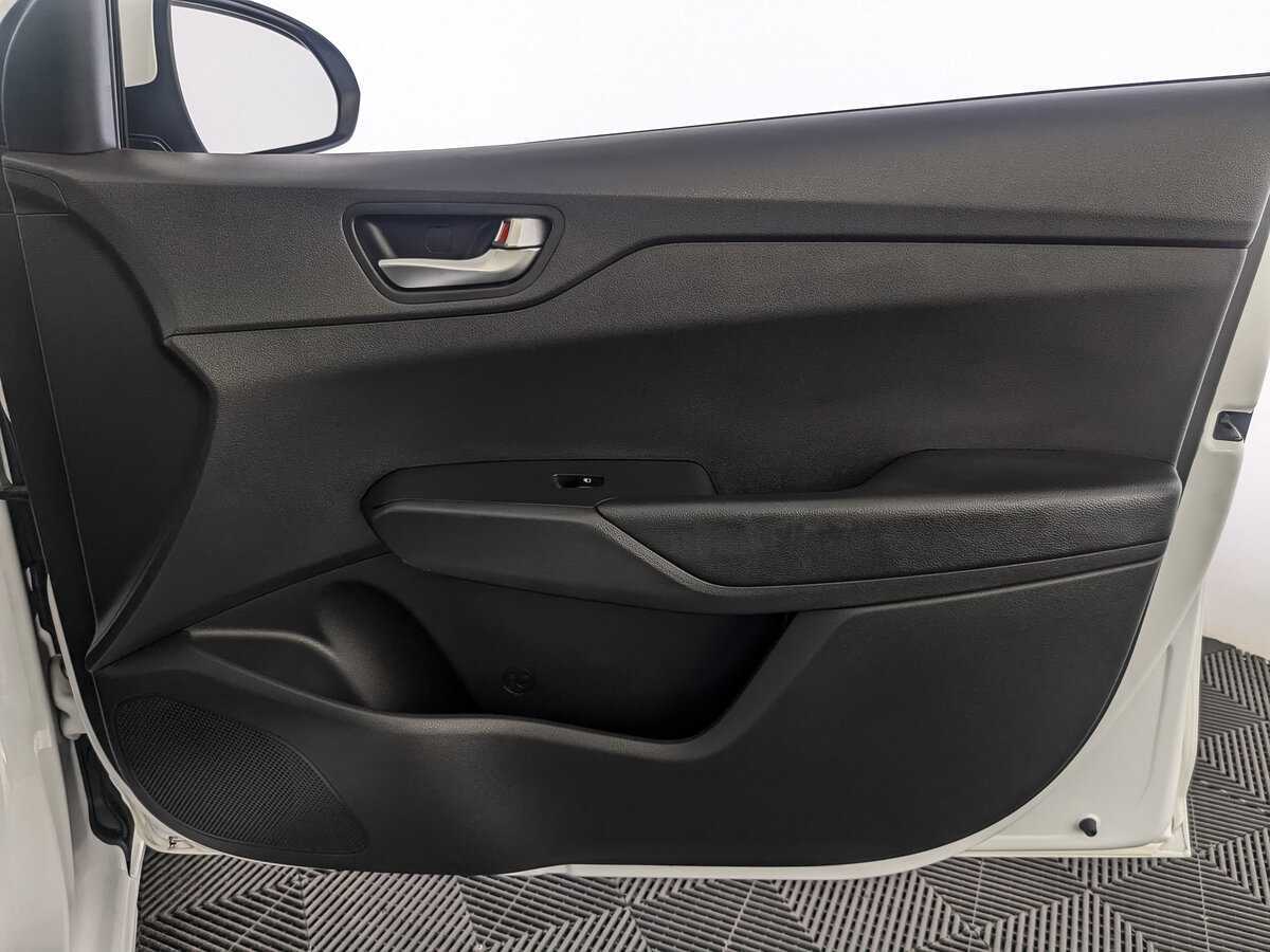 Hyundai Solaris с пробегом — 2020 год. Фото: #17