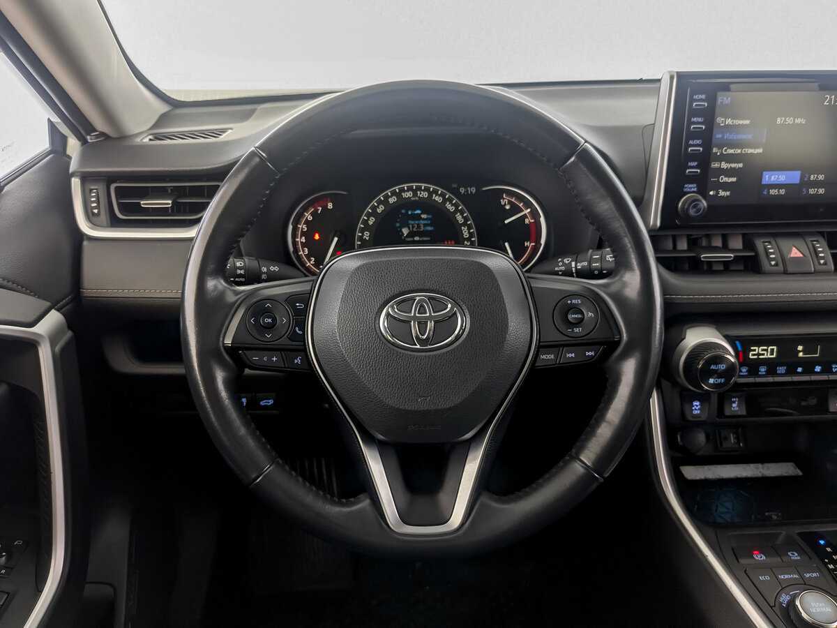 Toyota RAV4 с пробегом — 2020 год. Фото: #17