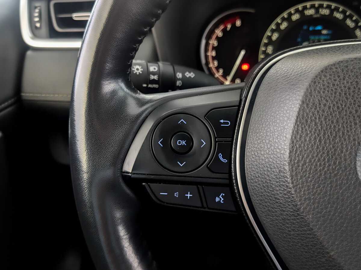 Toyota RAV4 с пробегом — 2020 год. Фото: #21