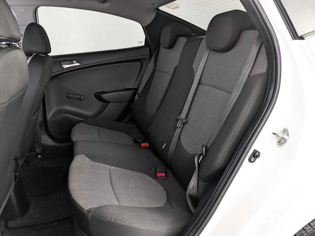 Hyundai Solaris с пробегом — 2014 год. Фото: #13