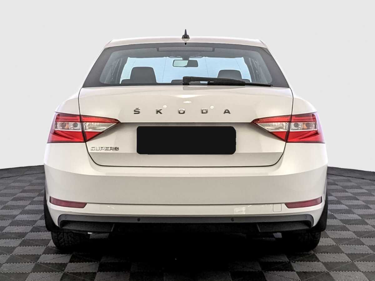 Skoda Superb с пробегом — 2021 год. Фото: #5
