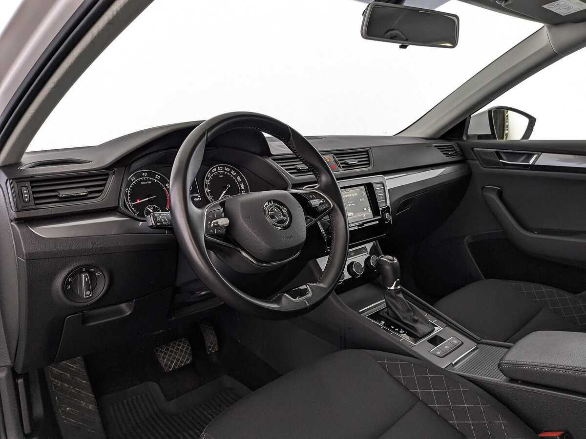 Skoda Superb с пробегом — 2021 год. Фото: #10