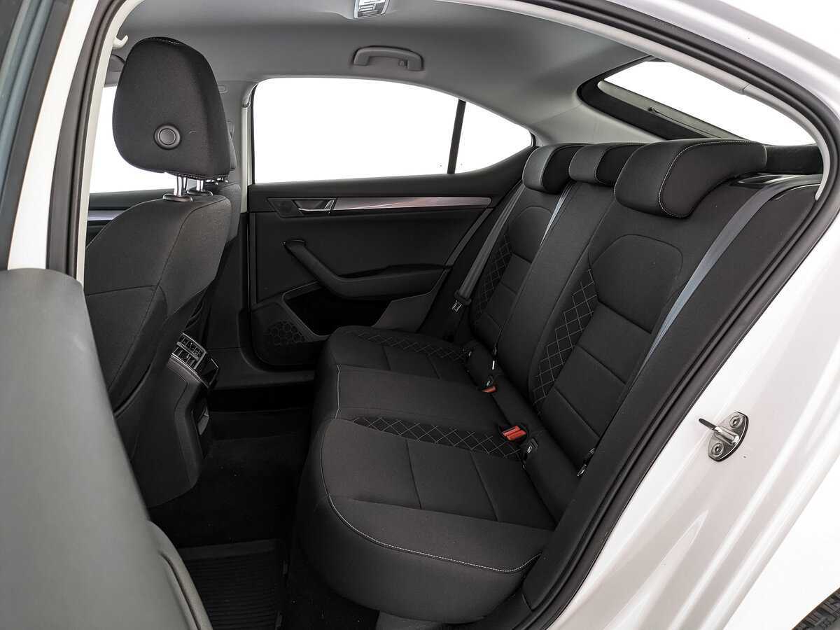 Skoda Superb с пробегом — 2021 год. Фото: #13