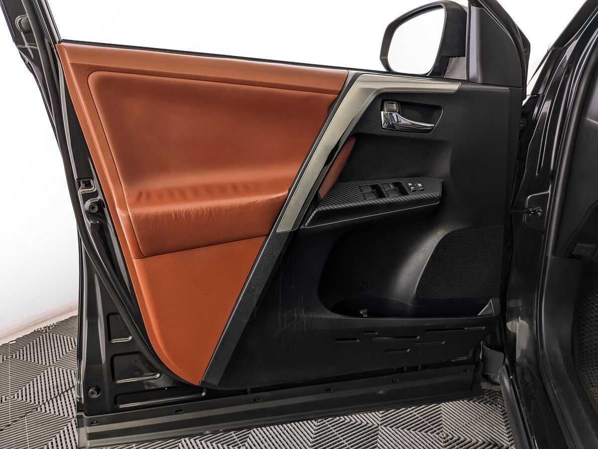 Toyota RAV4 с пробегом — 2013 год. Фото: #14