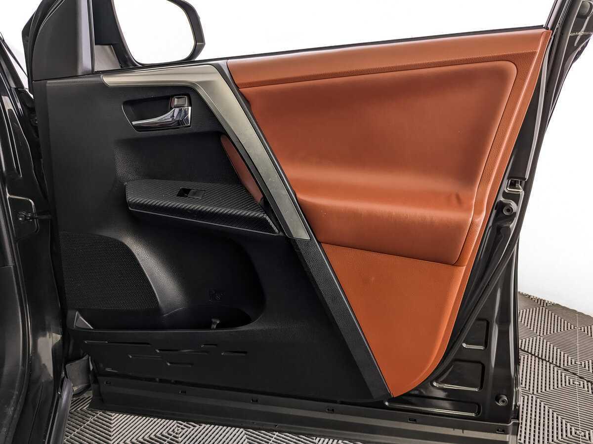 Toyota RAV4 с пробегом — 2013 год. Фото: #20