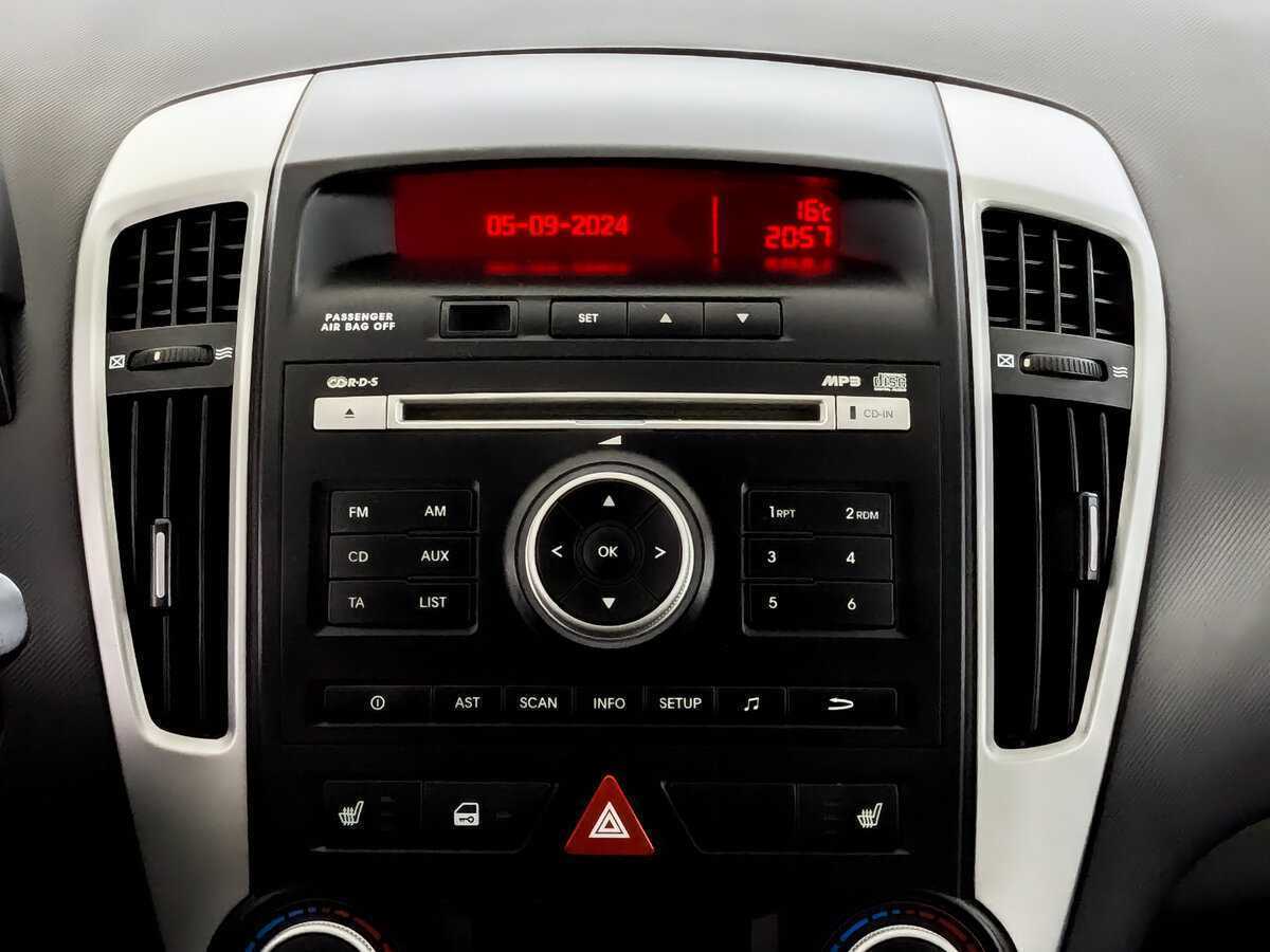 Kia Ceed с пробегом — 2012 год. Фото: #12