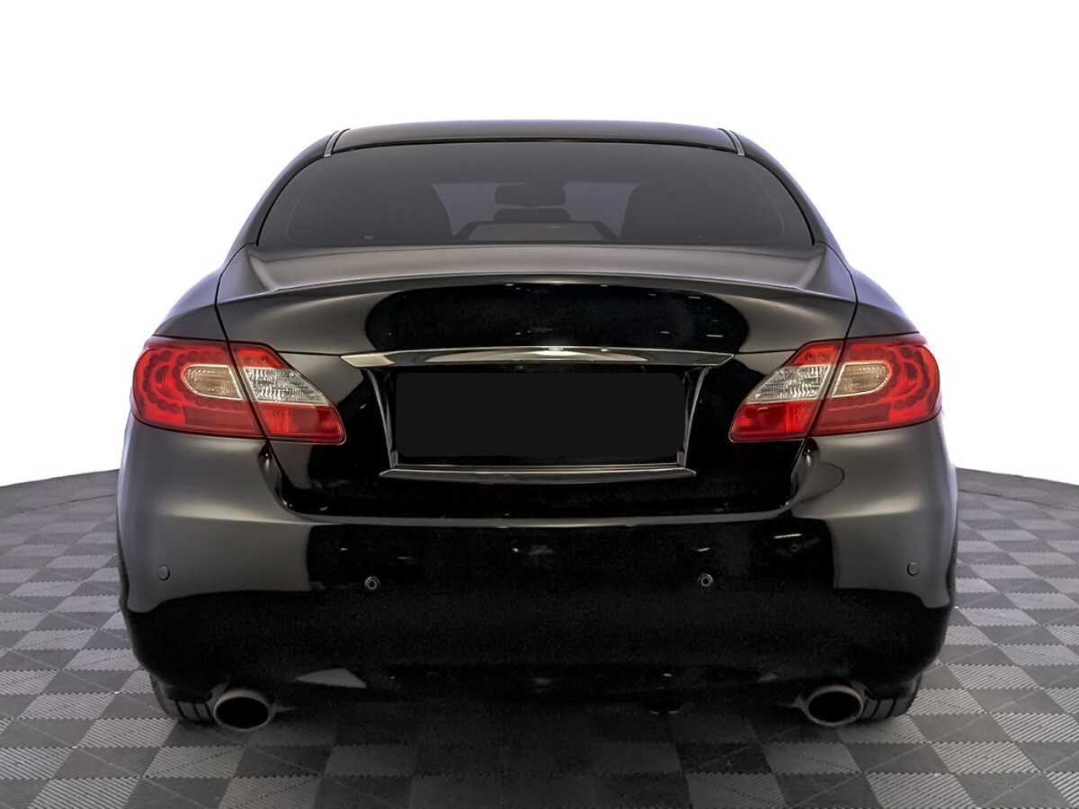 Infiniti Q70 с пробегом — 2014 год. Фото: #5