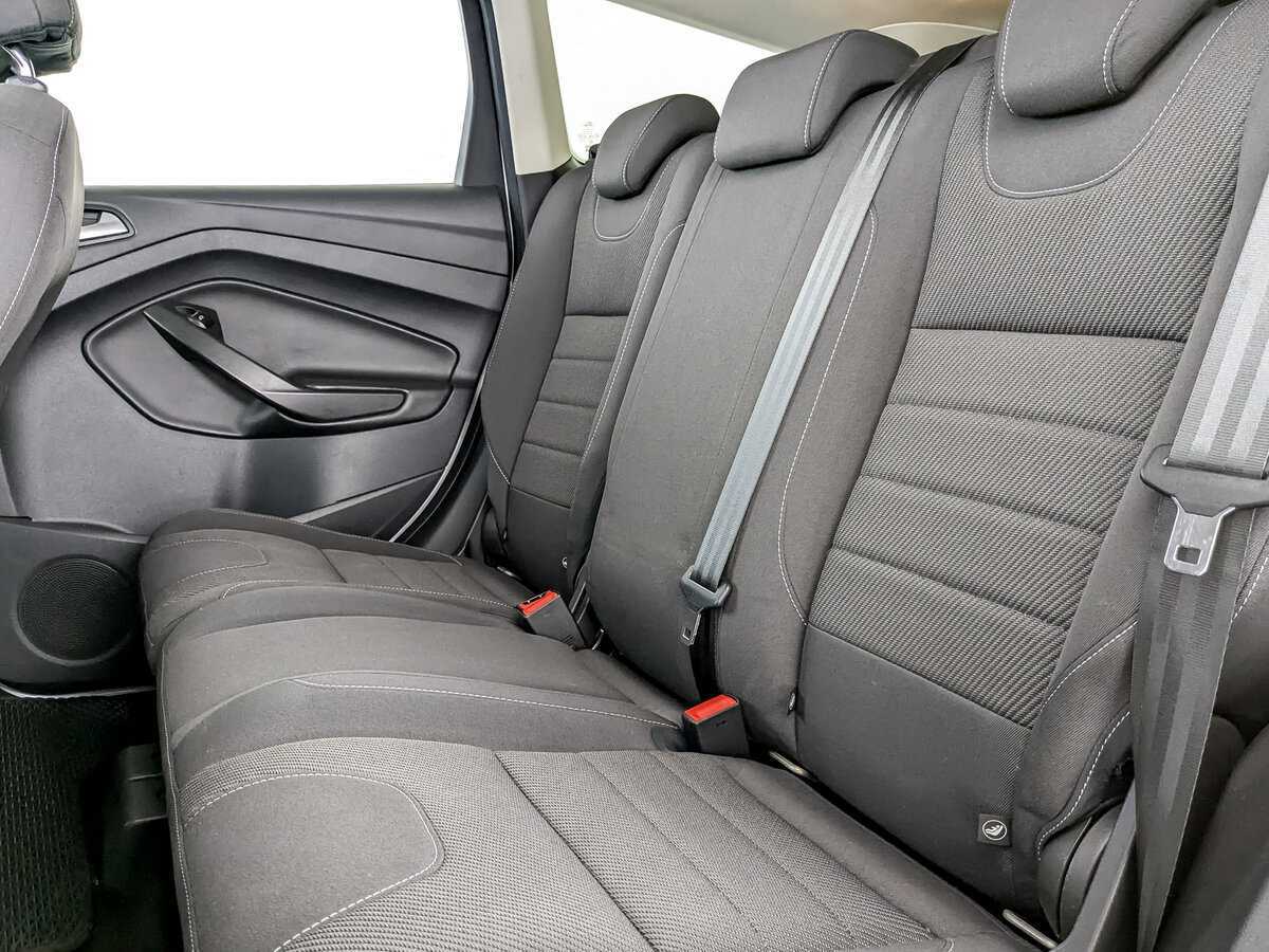 Ford Kuga с пробегом — 2016 год. Фото: #9
