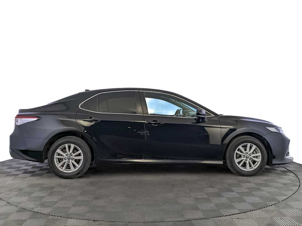 Toyota Camry с пробегом — 2019 год. Фото: #3