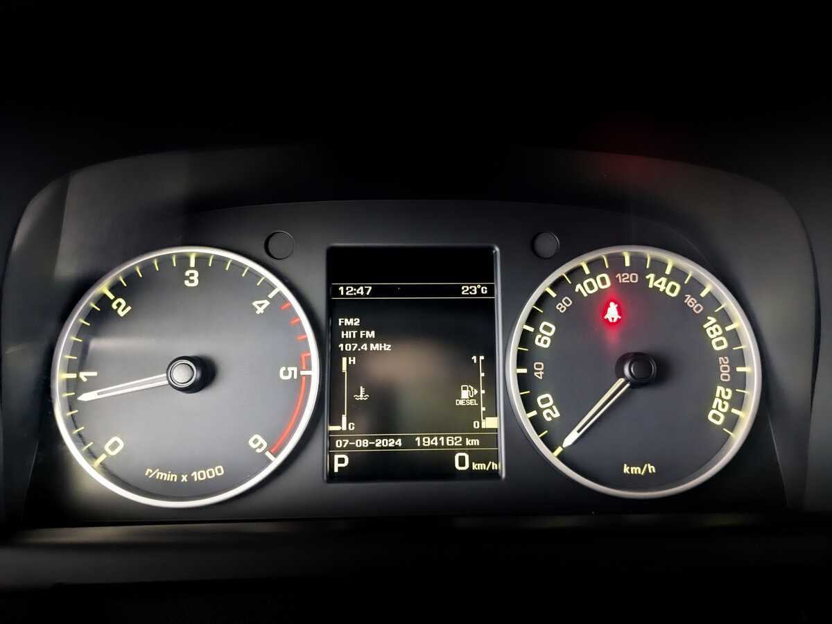 Land Rover Discovery с пробегом — 2014 год. Фото: #10