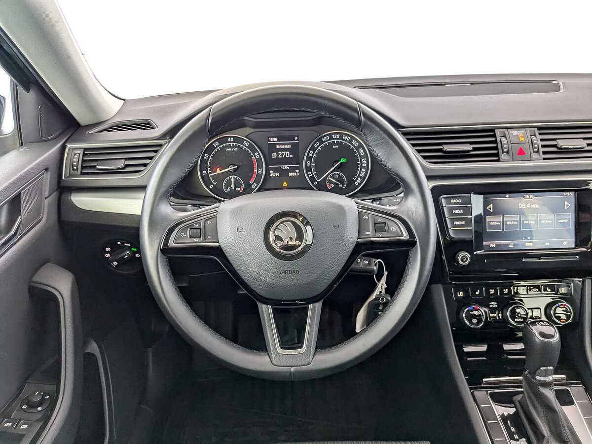 Skoda Superb с пробегом — 2019 год. Фото: #16