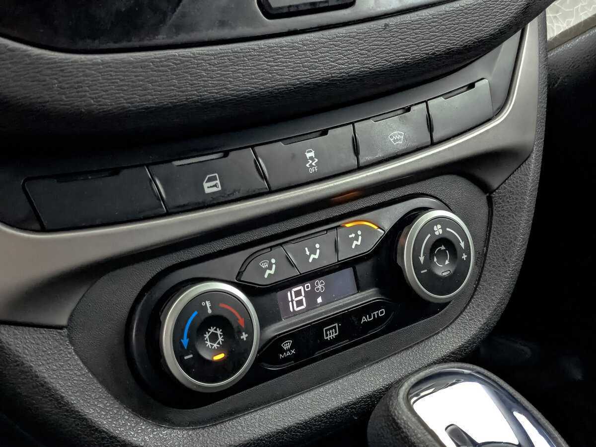 Lada (ВАЗ) Vesta с пробегом — 2020 год. Фото: #16