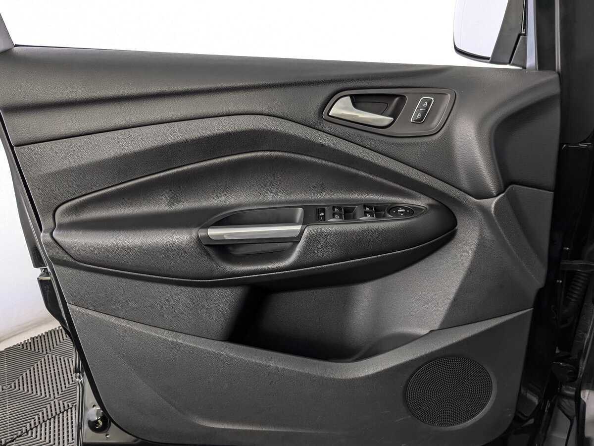 Ford Kuga с пробегом — 2014 год. Фото: #13