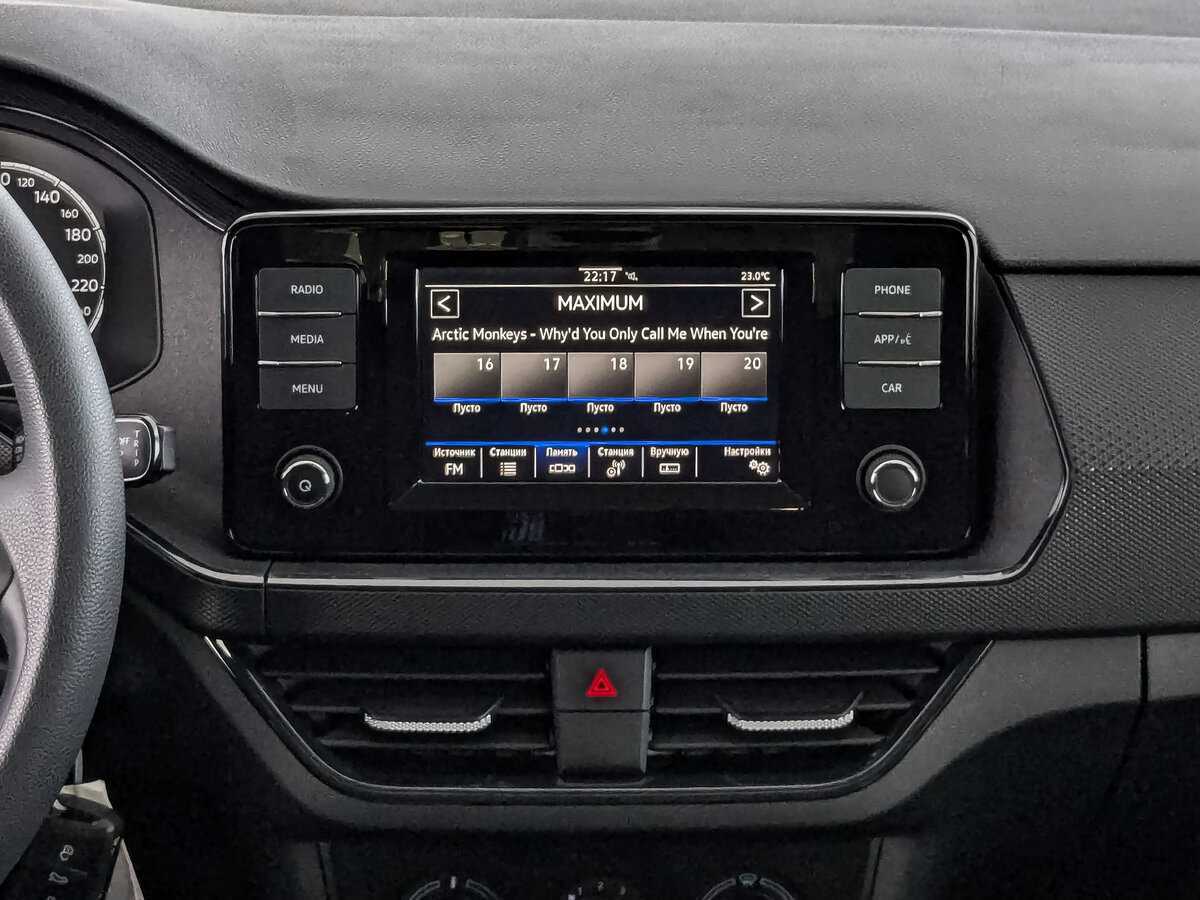 Volkswagen Polo с пробегом — 2020 год. Фото: #12