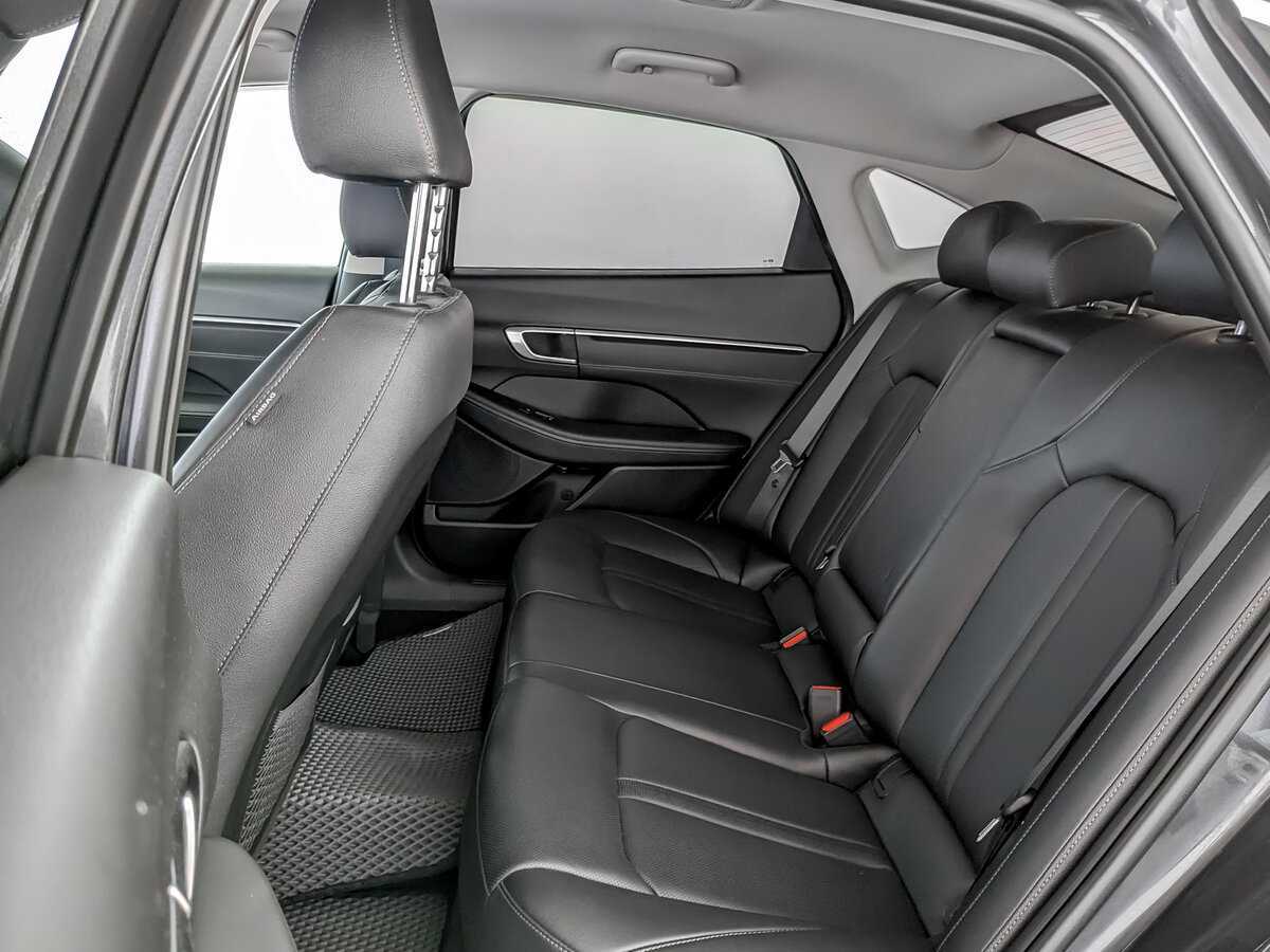 Hyundai Sonata с пробегом — 2021 год. Фото: #9