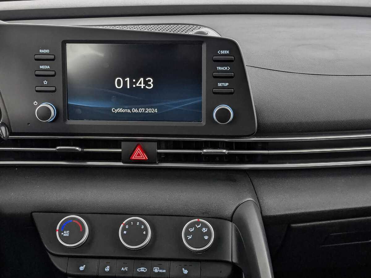 Hyundai Elantra с пробегом — 2021 год. Фото: #12