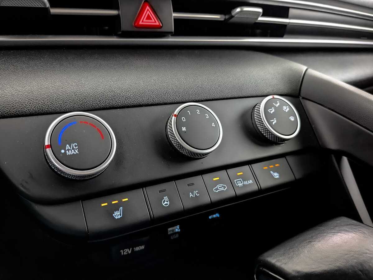 Hyundai Elantra с пробегом — 2021 год. Фото: #16