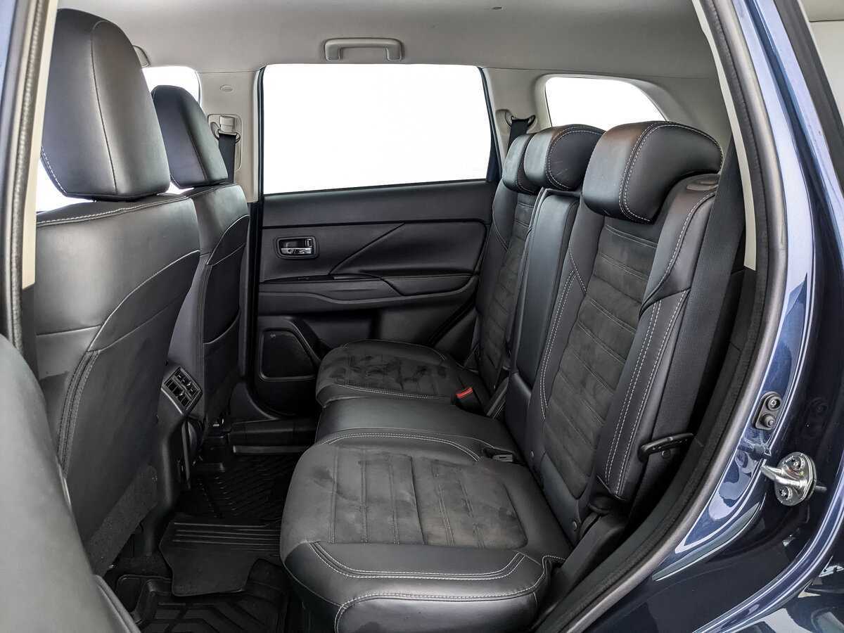 Mitsubishi Outlander с пробегом — 2021 год. Фото: #13