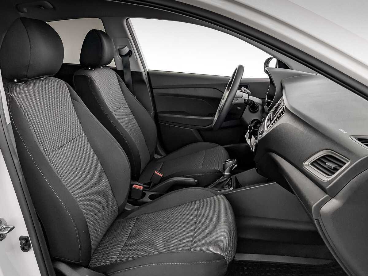 Hyundai Solaris с пробегом — 2022 год. Фото: #18