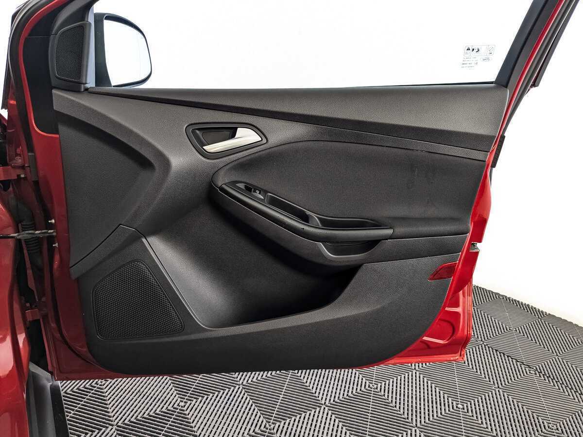 Ford Focus с пробегом — 2012 год. Фото: #19