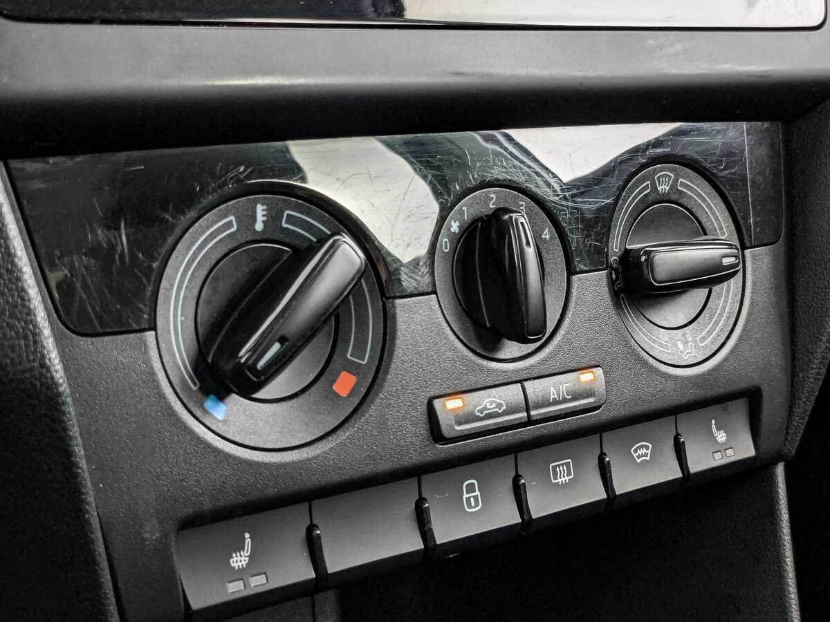 Skoda Rapid с пробегом — 2018 год. Фото: #16