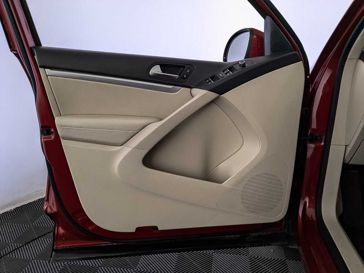 Volkswagen Tiguan с пробегом — 2014 год. Фото: #14