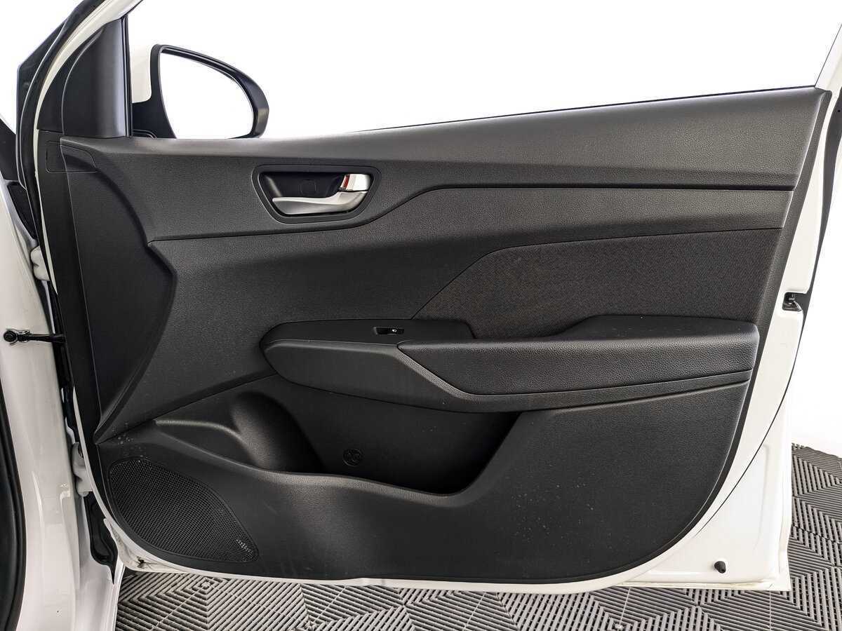 Hyundai Solaris с пробегом — 2022 год. Фото: #18