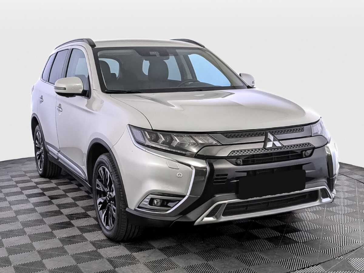 Mitsubishi Outlander с пробегом — 2021 год. Фото: #2