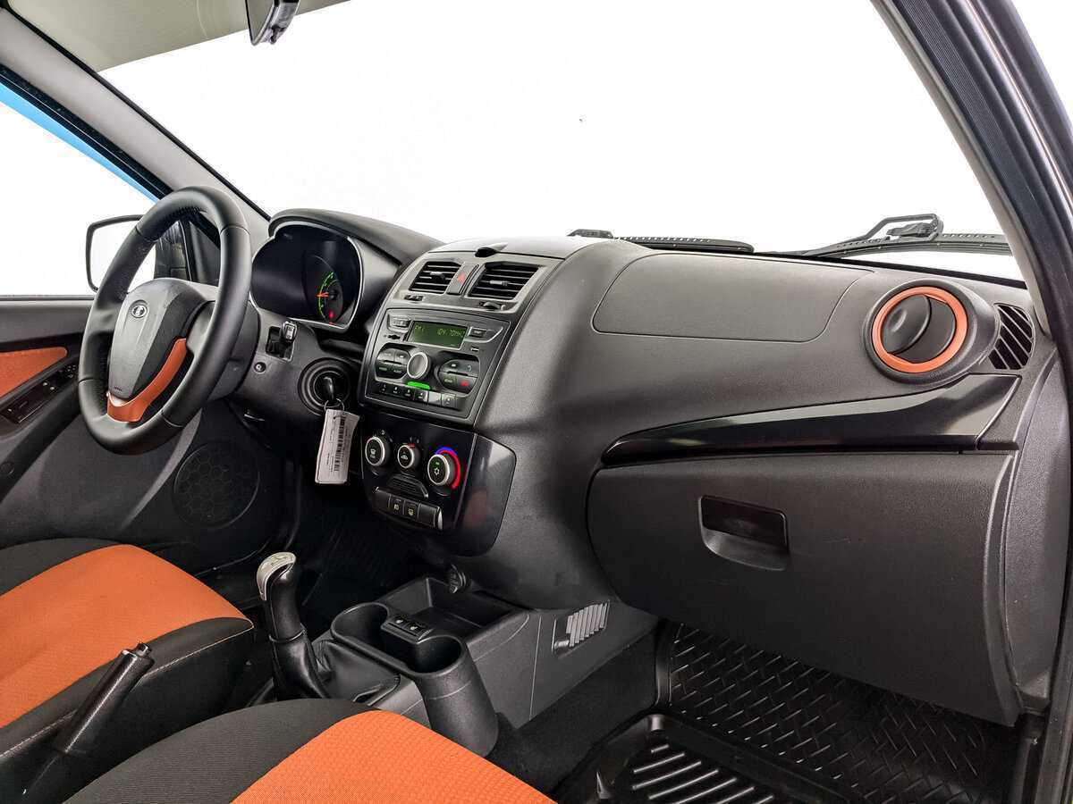 Lada (ВАЗ) Kalina с пробегом — 2017 год. Фото: #8