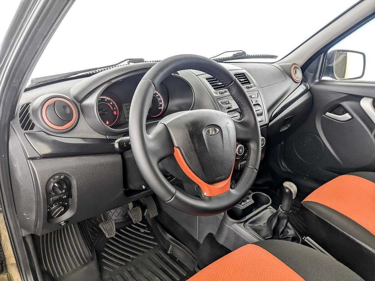 Lada (ВАЗ) Kalina с пробегом — 2017 год. Фото: #13