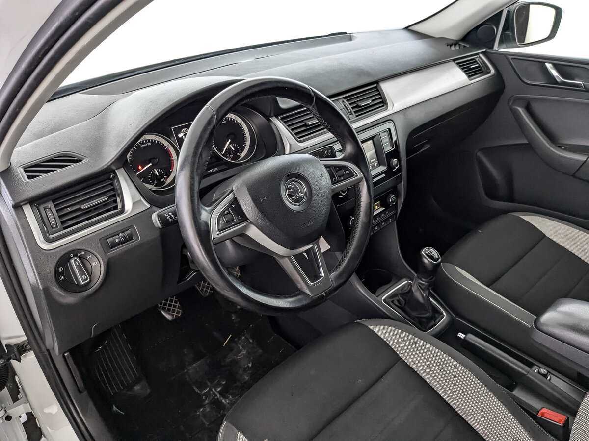 Skoda Rapid с пробегом — 2017 год. Фото: #10