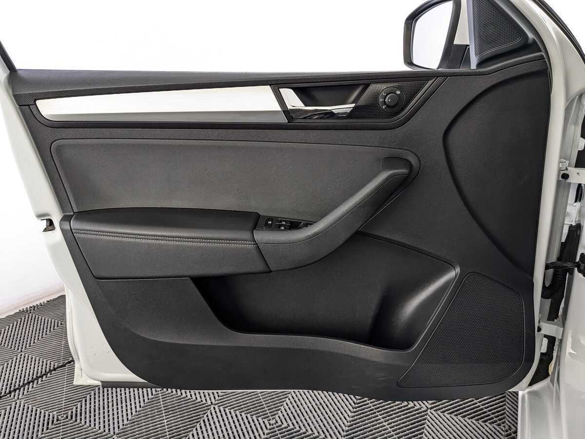 Skoda Rapid с пробегом — 2019 год. Фото: #14