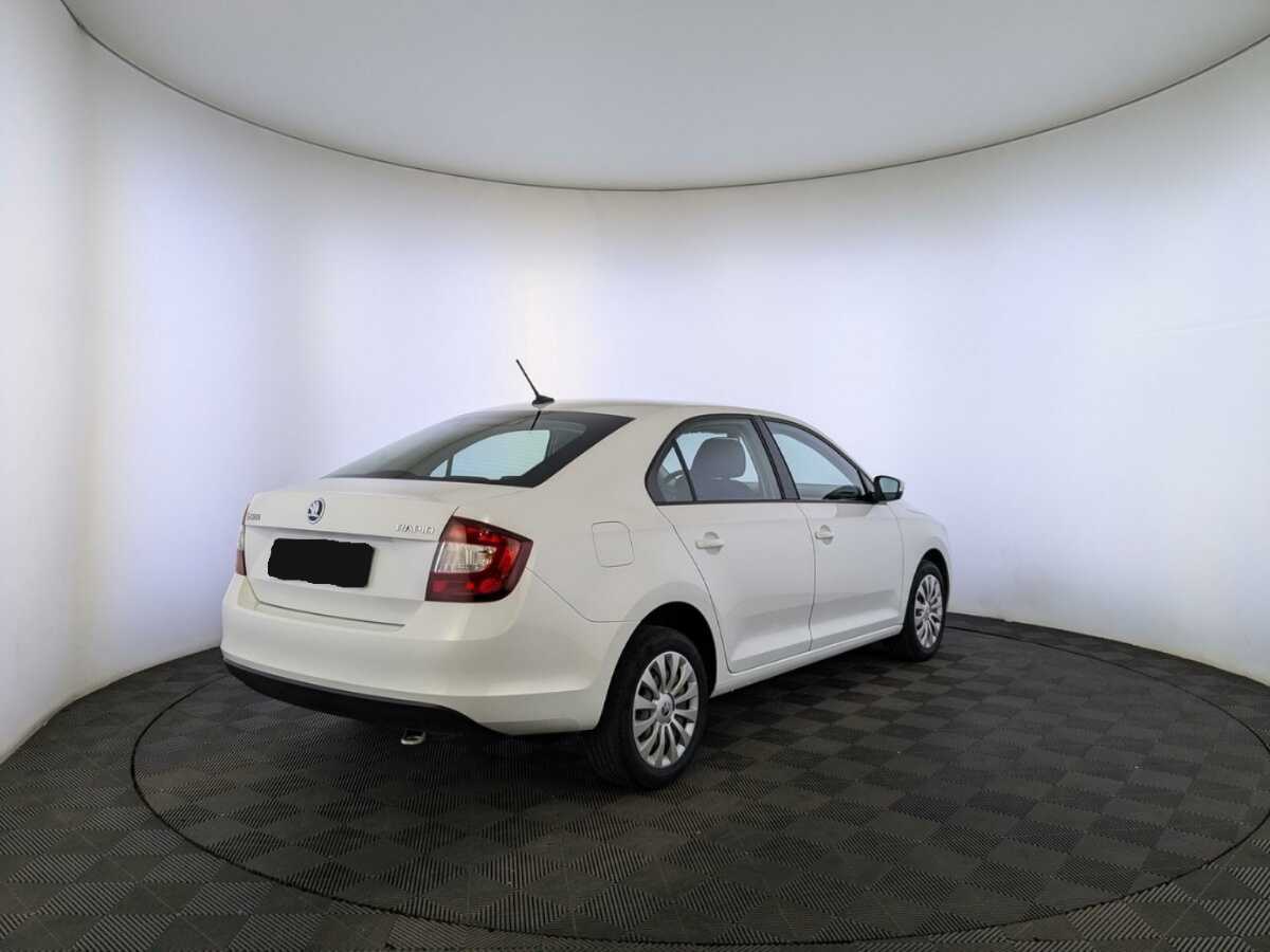Skoda Rapid с пробегом — 2019 год. Фото: #4
