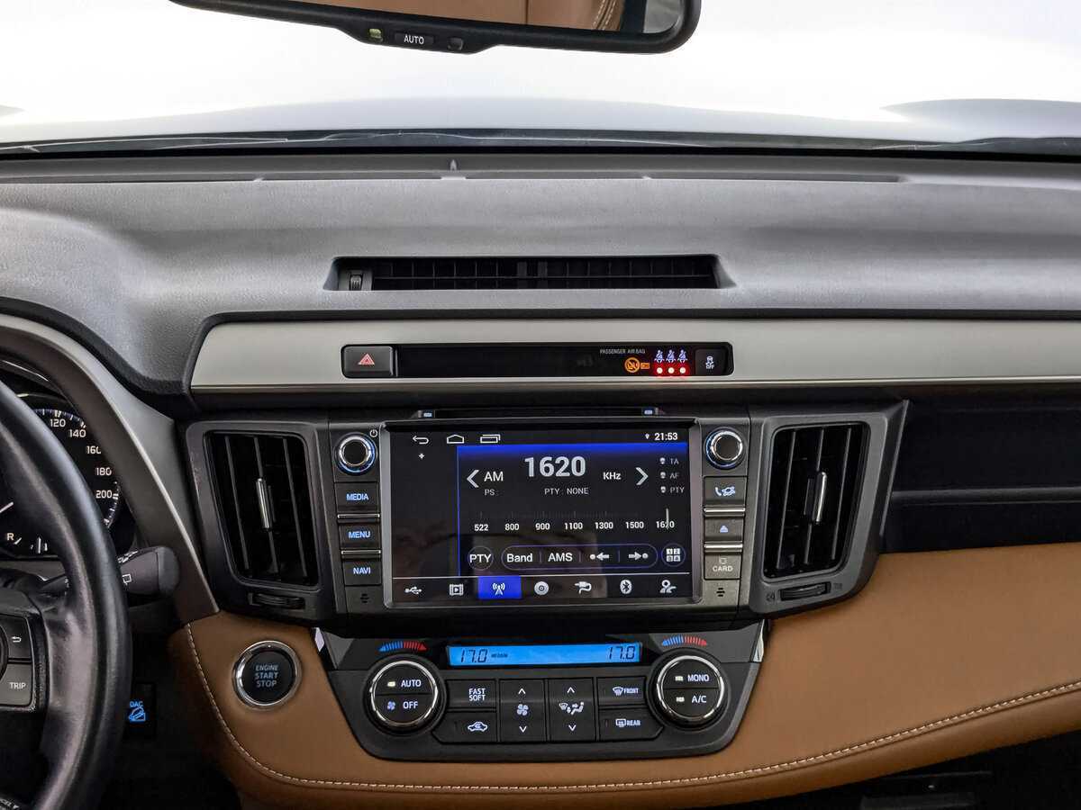 Toyota RAV4 с пробегом — 2017 год. Фото: #12