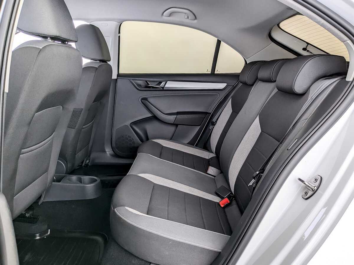 Skoda Rapid с пробегом — 2019 год. Фото: #9