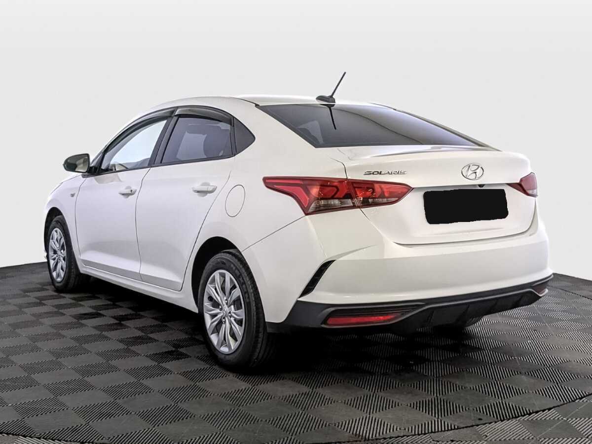 Hyundai Solaris с пробегом — 2022 год. Фото: #6