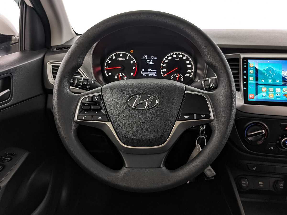 Hyundai Solaris с пробегом — 2022 год. Фото: #17