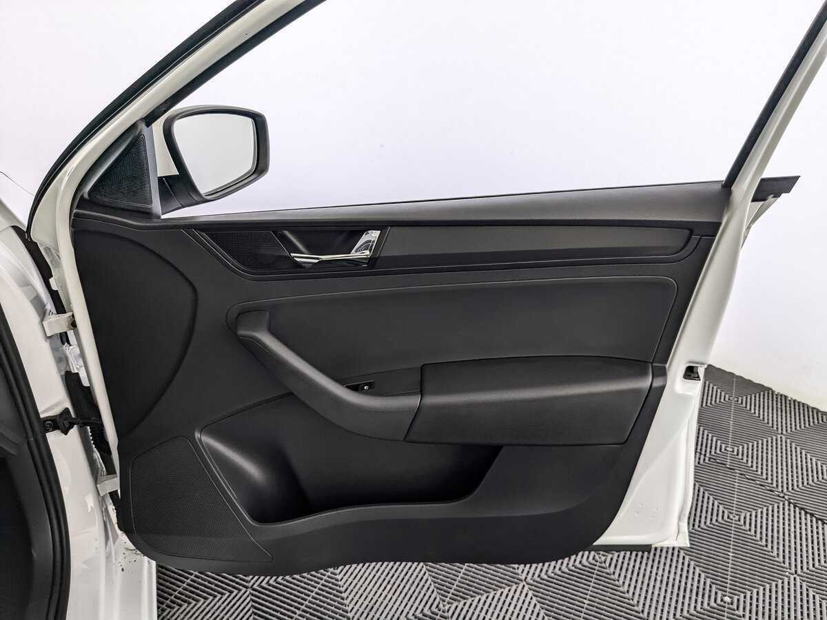 Skoda Rapid с пробегом — 2018 год. Фото: #20
