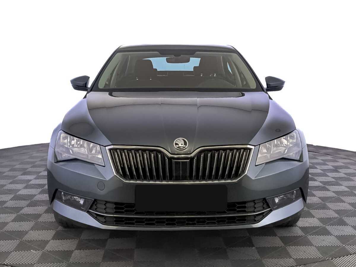 Skoda Superb с пробегом — 2019 год. Фото: #1