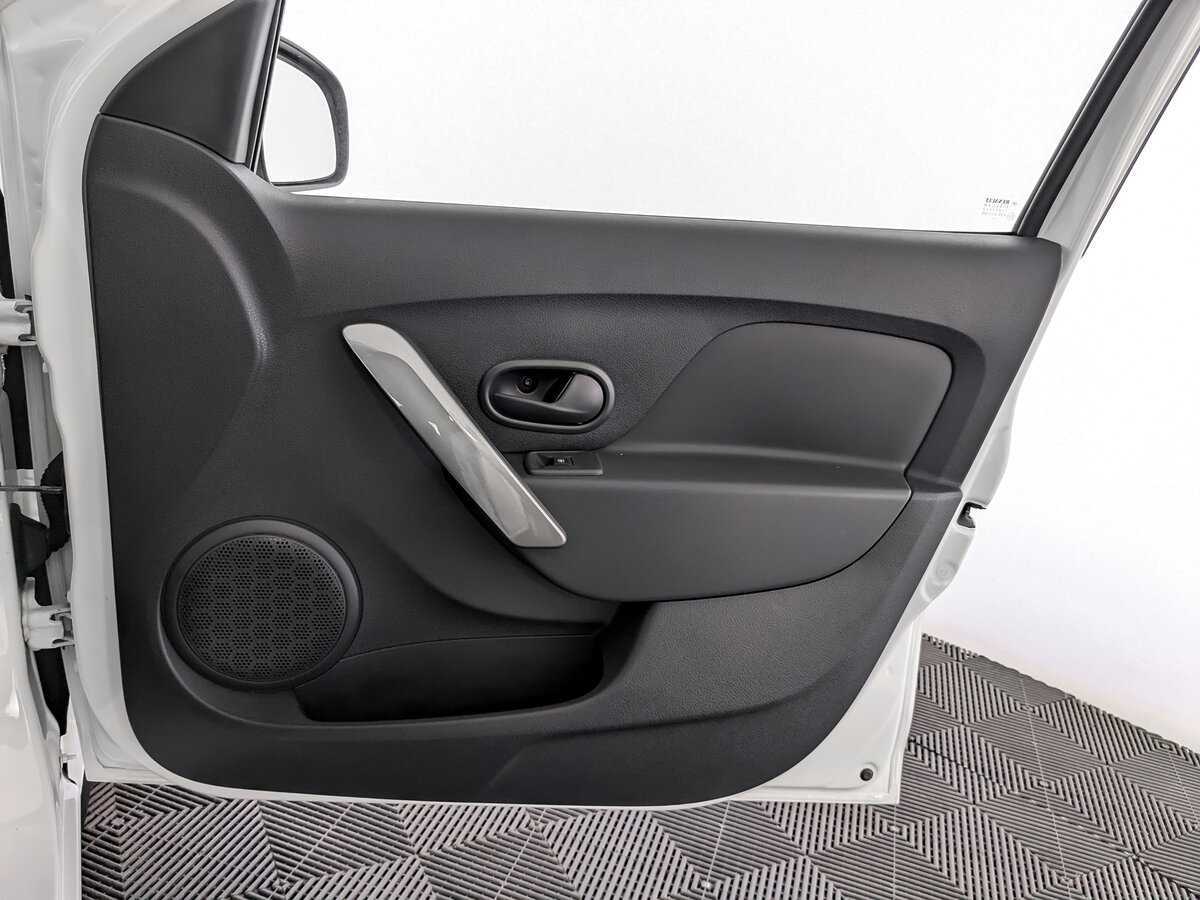 Renault Logan с пробегом — 2021 год. Фото: #19