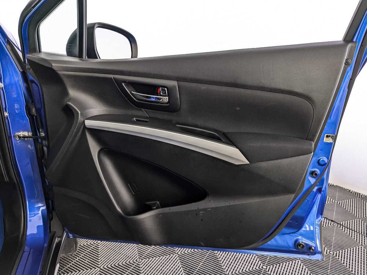 Suzuki SX4 с пробегом — 2014 год. Фото: #20