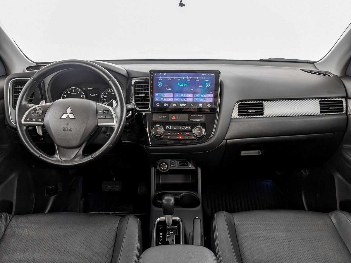Mitsubishi Outlander с пробегом — 2014 год. Фото: #11