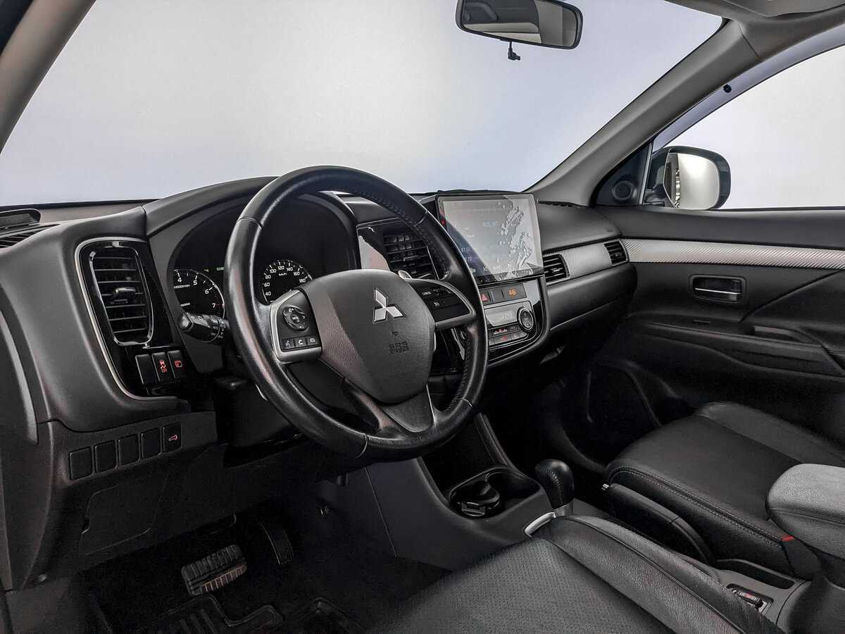 Mitsubishi Outlander с пробегом — 2014 год. Фото: #13